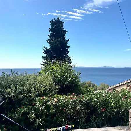 Prázdninový dům Petite Maison Independante, Vue Mer, Terrasse, Piscine Chauffee